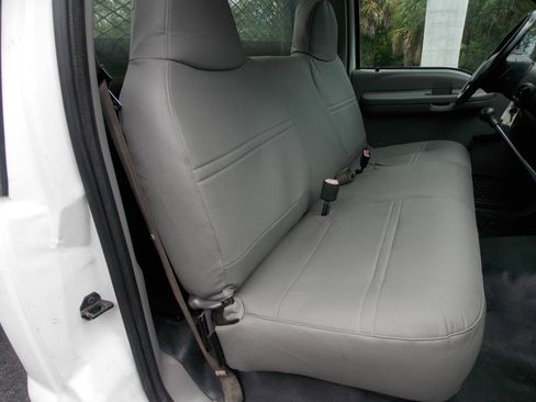 Used 2000 Ford F450 2WD Regular Cab Super Duty image 4