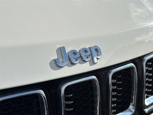 Used 2018 Jeep Compass Latitude w/ Popular Equipment Group image 16