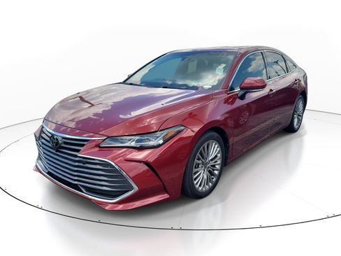 Used 2021 Toyota Avalon Limited w/ Advanced Safety Package FWD image 3