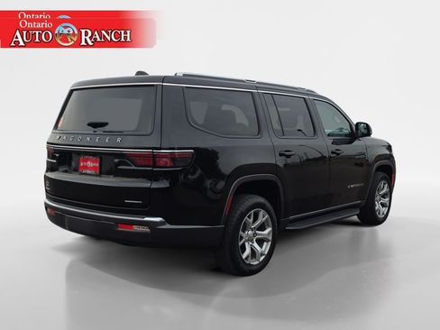 Used 2022 Jeep Wagoneer Series II AWD/4WD image 5