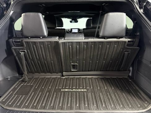 Used 2023 Toyota Highlander XSE AWD/4WD image 29