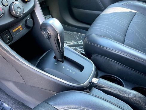 Used 2020 Chevrolet Trax LT w/ LT Convenience Package FWD image 15