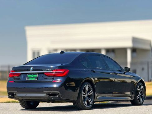 Used 2019 BMW 740i w/ Executive Package image 12