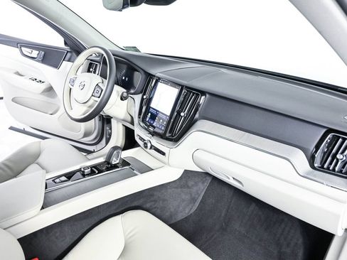 Certified 2024 Volvo XC60 B5 Plus AWD/4WD image 24