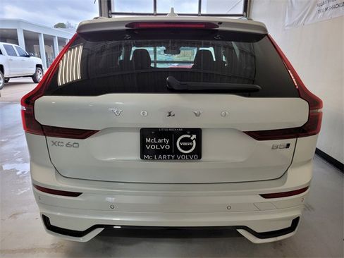 New 2026 Volvo XC60 B5 Core w/ Climate Package image 5
