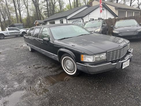 Used 1994 Cadillac Fleetwood Brougham image 2