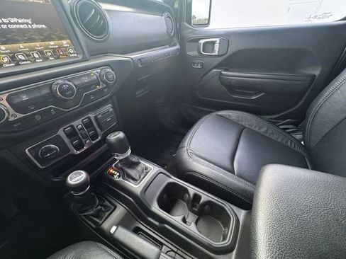 Used 2023 Jeep Wrangler Sport S w/ Sun And Sound Package image 10