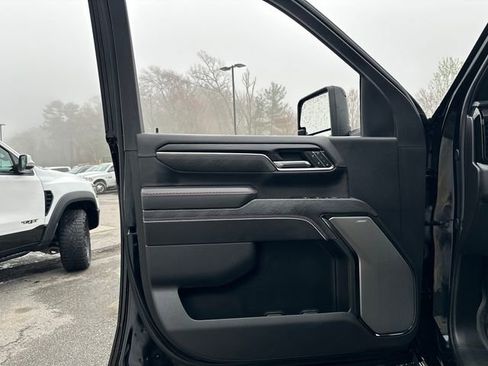 Used 2024 GMC Sierra 2500 AT4X w/ AT4X AEV Edition AWD/4WD image 28