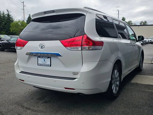 Used 2011 Toyota Sienna Limited AWD/4WD image 5