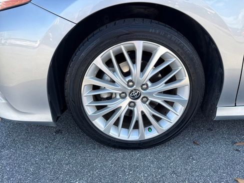 Used 2018 Toyota Camry L image 35