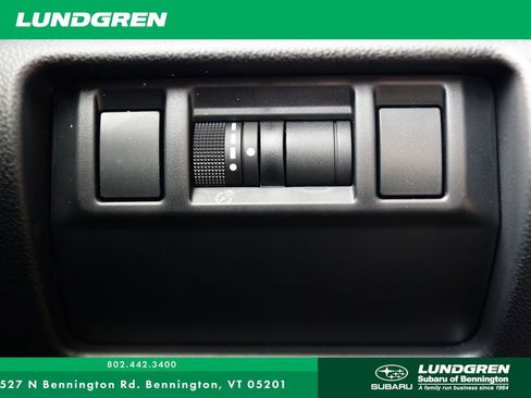 Used 2024 Subaru Crosstrek 2.0i Premium image 12