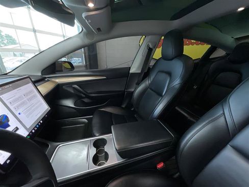 Used 2021 Tesla Model 3 Standard Range RWD image 13