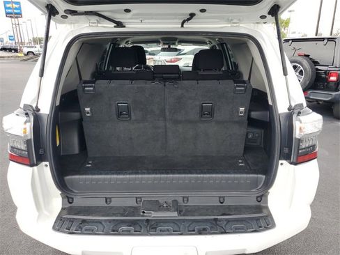 Used 2018 Toyota 4Runner SR5 image 6