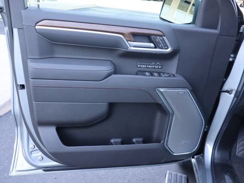 New 2026 Chevrolet Silverado 1500 High Country w/ Technology Package AWD/4WD image 4