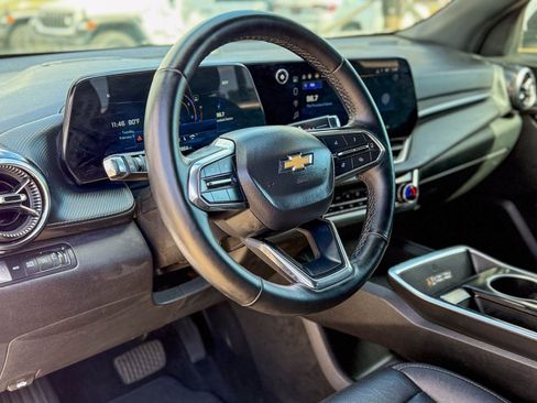 Used 2025 Chevrolet Equinox LT w/ Convenience Package II image 16