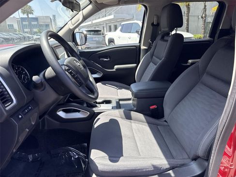 Used 2022 Nissan Frontier SV RWD image 17