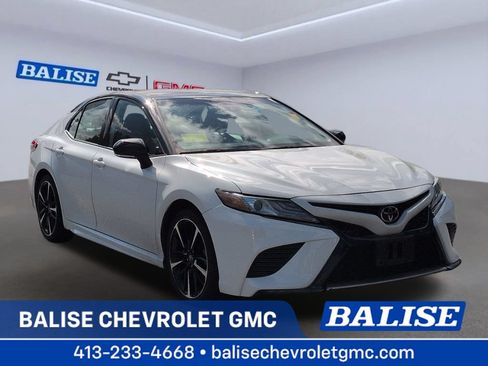 Used 2019 Toyota Camry XSE FWD image 1