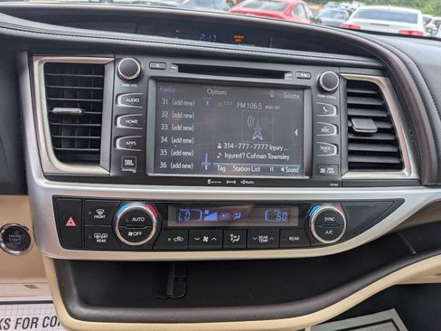 Used 2016 Toyota Highlander Limited AWD/4WD image 22
