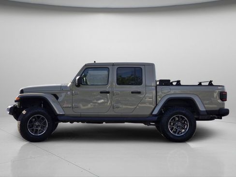 Used 2020 Jeep Gladiator Overland AWD/4WD image 17
