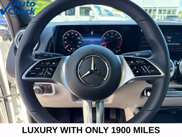 Used 2026 Mercedes-Benz GLB 250 4MATIC image 15