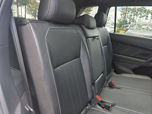 Used 2024 Volkswagen Tiguan SE R-Line FWD image 30