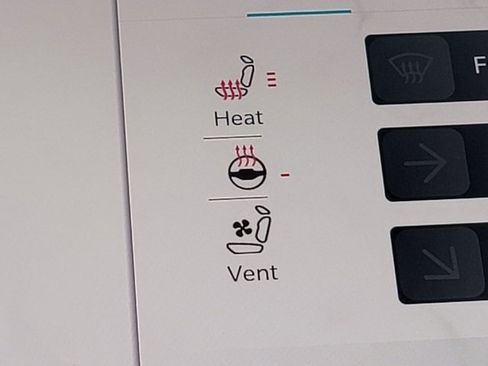 Used 2023 Jeep Grand Cherokee Overland w/ Luxury Tech Group IV image 6