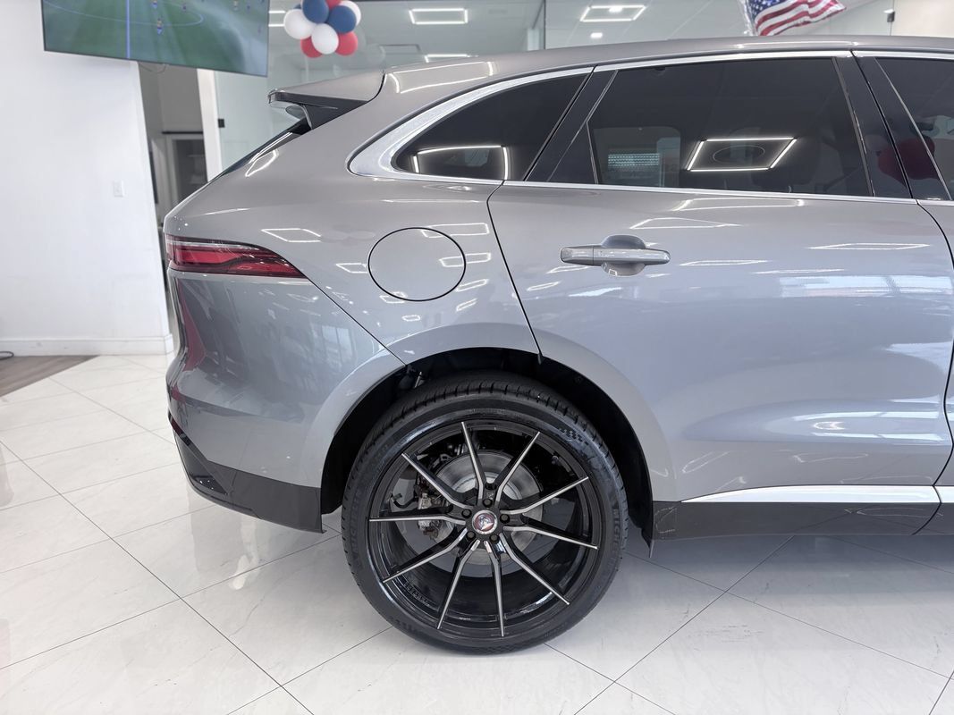 Used 2022 Jaguar F-PACE S AWD/4WD image 8