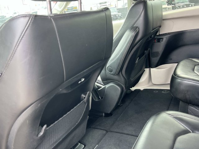 Used 2023 Chrysler Pacifica Touring-L FWD image 20