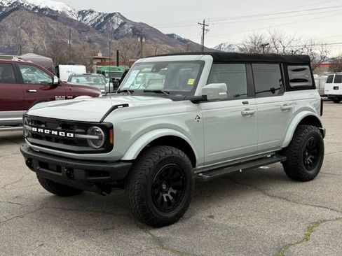 Used 2021 Ford Bronco Outer Banks image 2
