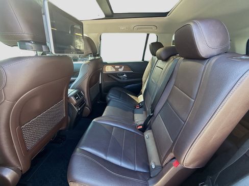 Used 2022 Mercedes-Benz GLS 450 4MATIC image 25