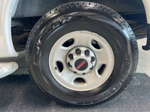 Used 2019 GMC Savana 2500 w/ Driver Convenience Package image 13