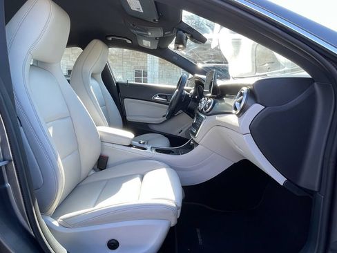 Used 2018 Mercedes-Benz CLA 250 image 25