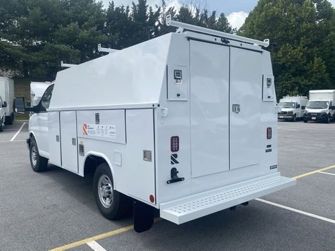 New 2025 Chevrolet Express 3500 w/ Power Convenience Package image 5