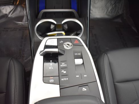 Used 2026 BMW X2 xDrive28i AWD/4WD image 9