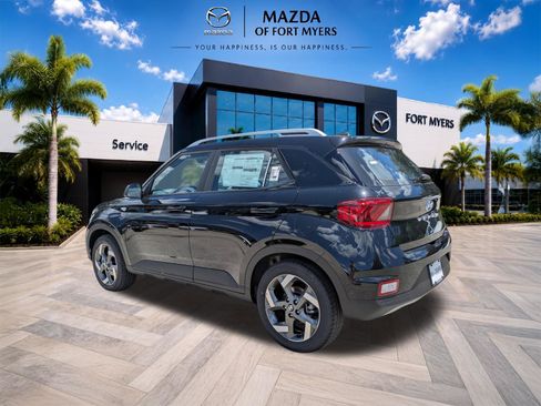 New 2026 Hyundai Venue SEL FWD image 7