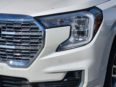 Used 2023 GMC Terrain Denali AWD/4WD image 8