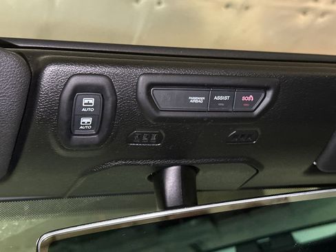 Used 2022 Jeep Wrangler Unlimited Sahara w/ Cold Weather Group image 23