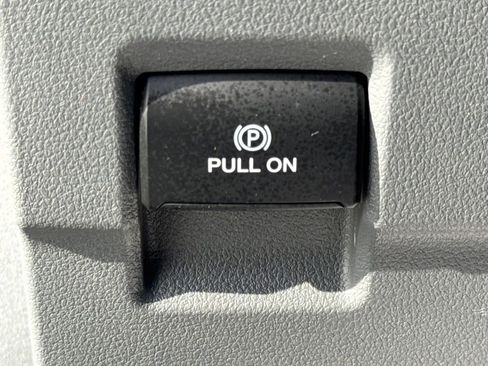 Used 2023 Ford F250 XLT w/ Snow Plow Prep Package image 30