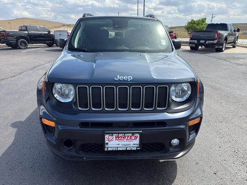 Used 2023 Jeep Renegade Latitude w/ Sun & Fun Group AWD/4WD image 2
