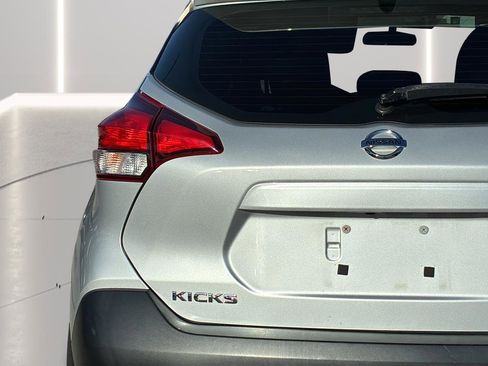 Used 2019 Nissan Kicks SR w/ SR Premium Package FWD image 30
