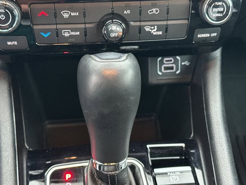 Used 2024 Jeep Compass Latitude image 30