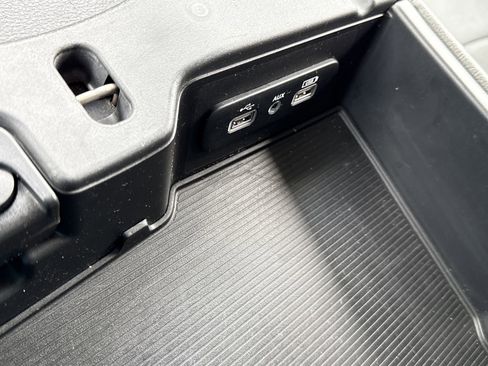 Used 2019 RAM 1500 Classic SLT RWD image 24