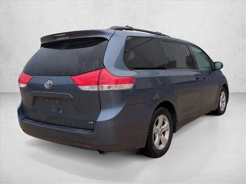 Used 2014 Toyota Sienna LE FWD image 5