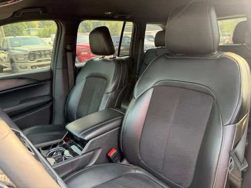 Used 2023 Jeep Grand Cherokee Altitude AWD/4WD image 21
