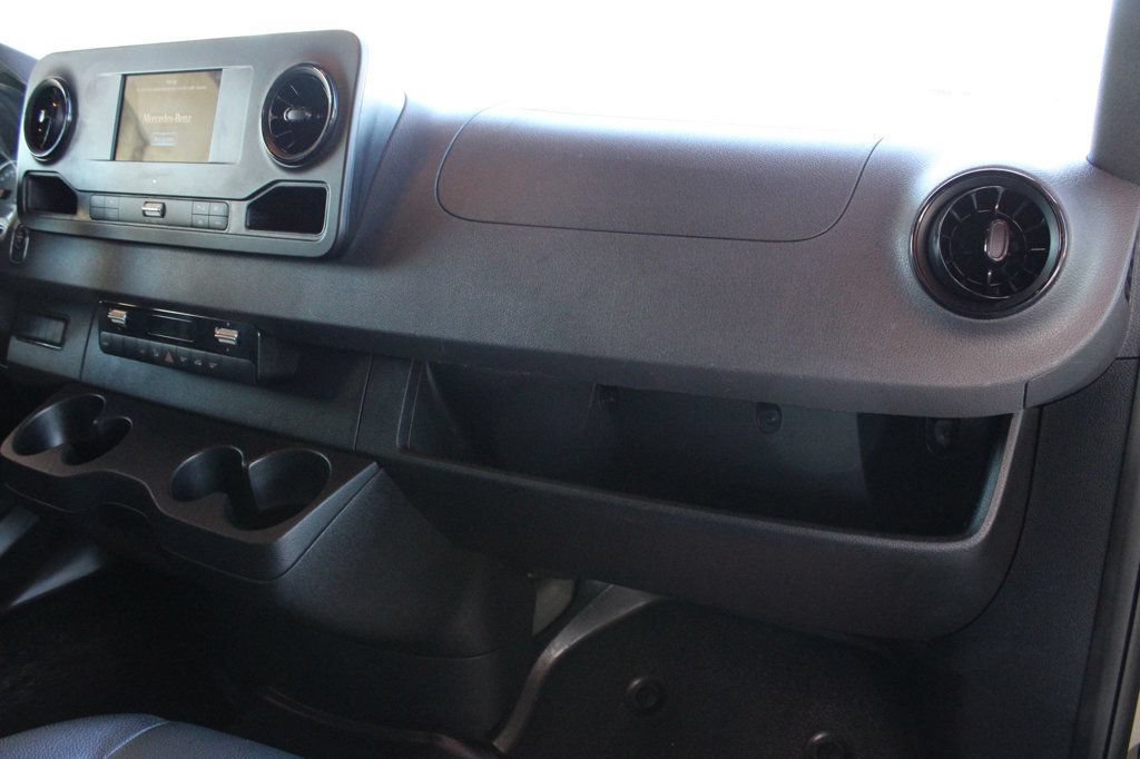 Used 2022 Mercedes-Benz Sprinter 2500 image 15