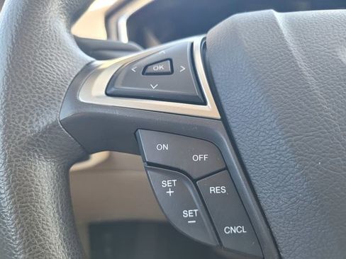 Used 2016 Ford Fusion SE image 27