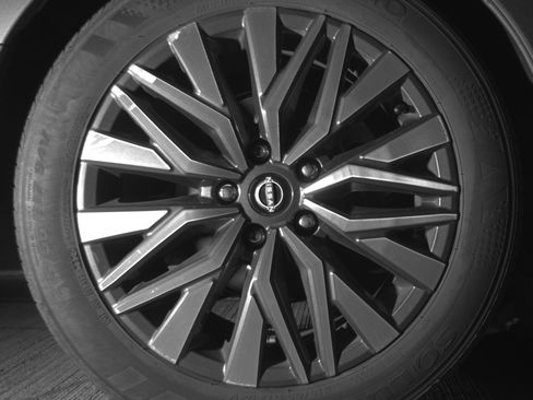 Used 2025 Nissan Altima 2.5 SV image 15