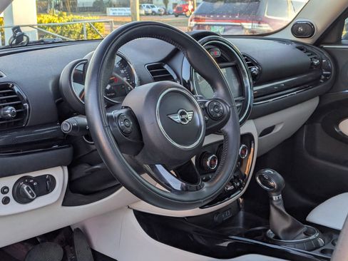 Used 2017 MINI Cooper Clubman S image 12