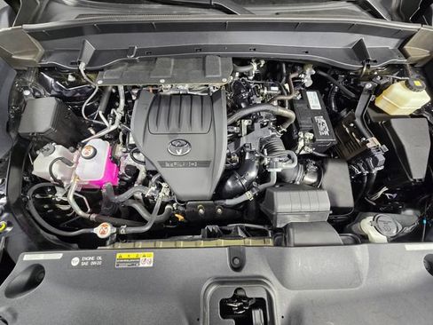 Used 2025 Toyota Grand Highlander FWD image 13
