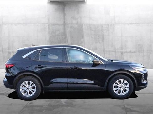 Certified 2024 Ford Escape Active w/ Cold Weather Package image 5